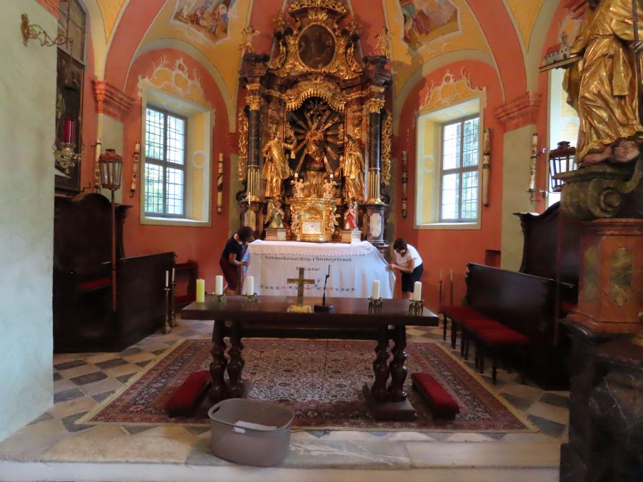21 08 14 Kirchenschmuck 1